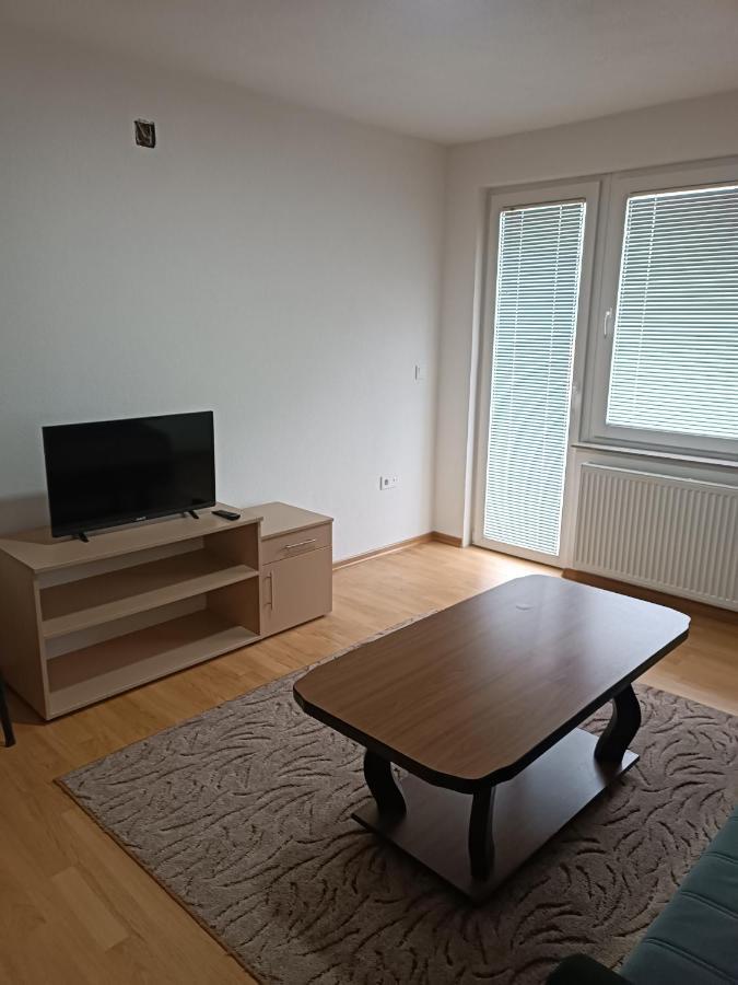 Отель 2Bdr Apt With Balcony With View- Free Parking Сараево Экстерьер фото