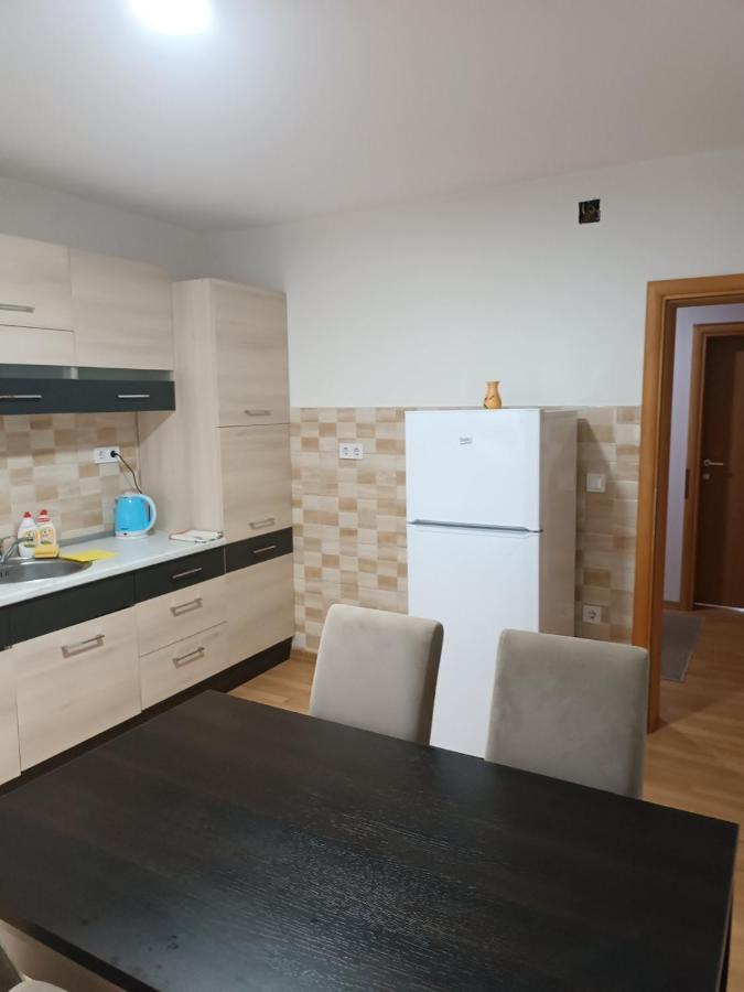 Отель 2Bdr Apt With Balcony With View- Free Parking Сараево Экстерьер фото