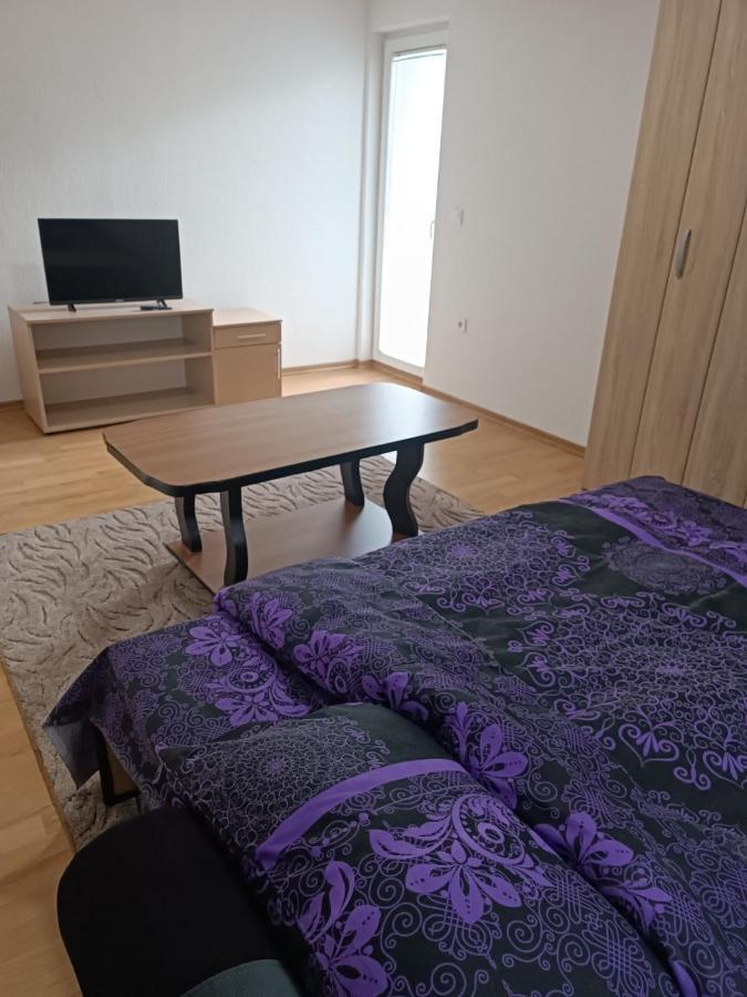 Отель 2Bdr Apt With Balcony With View- Free Parking Сараево Экстерьер фото