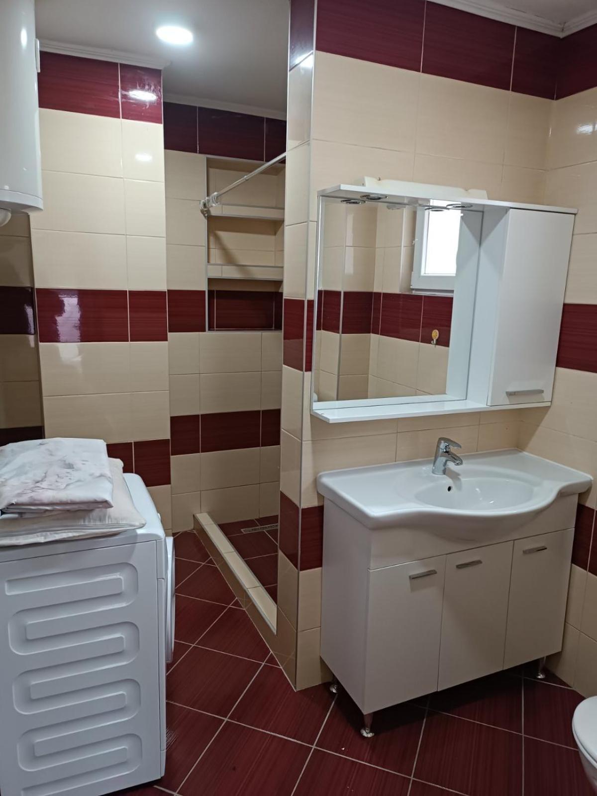 Отель 2Bdr Apt With Balcony With View- Free Parking Сараево Экстерьер фото